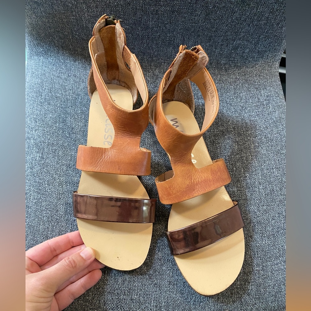 MATTISE Colorblock Metallic Leather Flat Gladiator Sandals